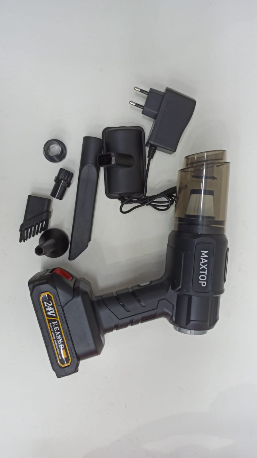 Aspiradora port&aacute;til recargable